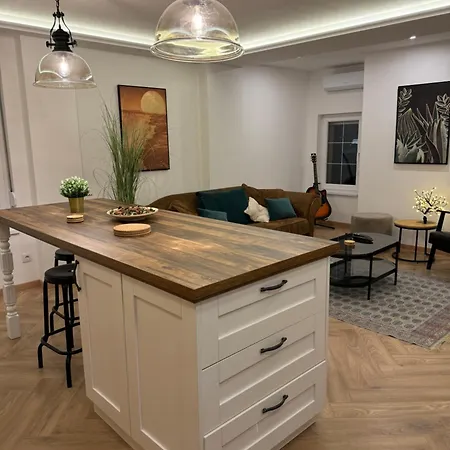 Romero Velvet Nights Lejlighed